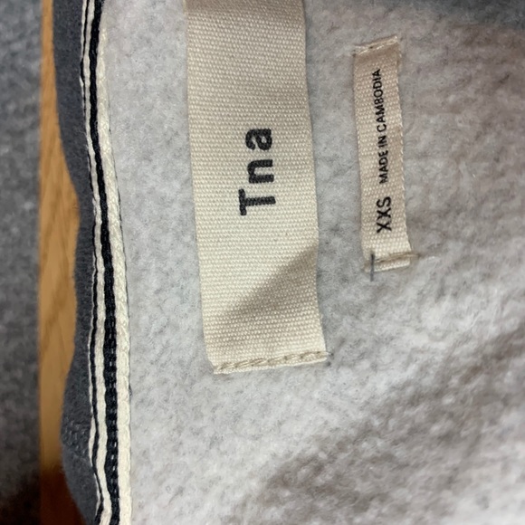 Grey TNA sweater - Picture 2 of 2